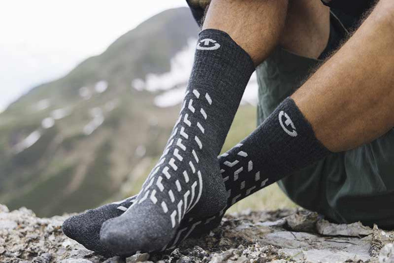 Chaussettes de randonnée hautes junior, HIKE 500 vert